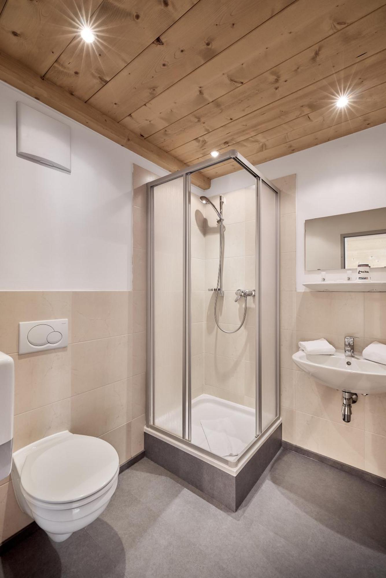 Area 47 - Tirol Hotell Ötztal-Bahnhof Eksteriør bilde