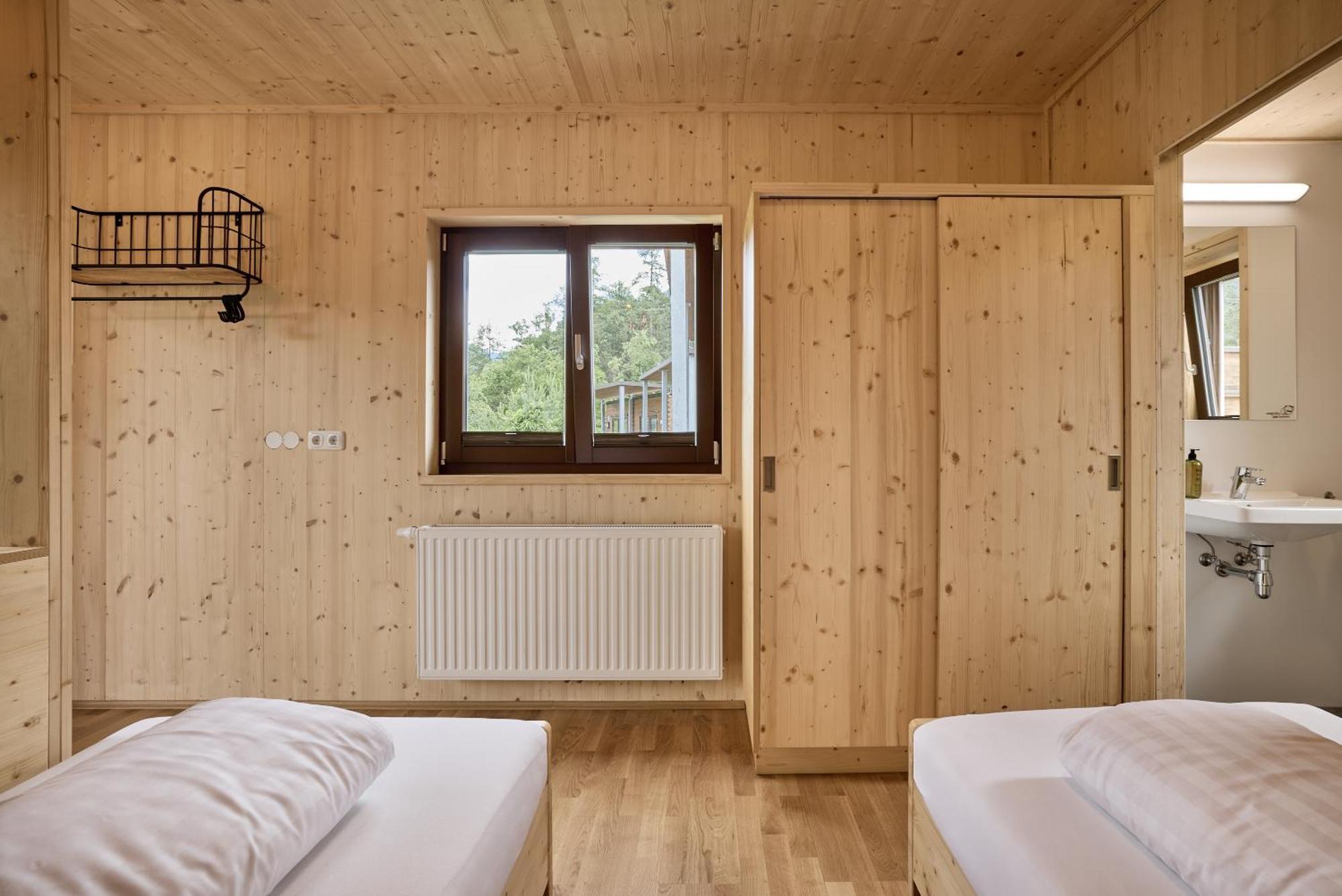 Area 47 - Tirol Hotell Ötztal-Bahnhof Eksteriør bilde