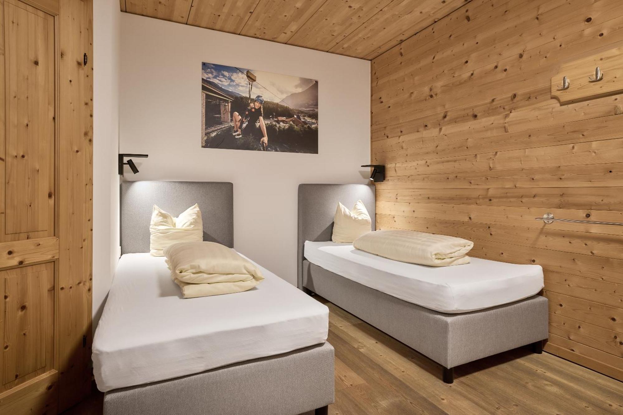 Area 47 - Tirol Hotell Ötztal-Bahnhof Eksteriør bilde