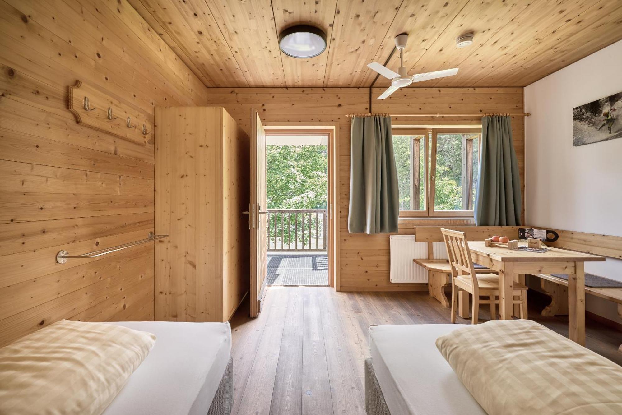 Area 47 - Tirol Hotell Ötztal-Bahnhof Eksteriør bilde
