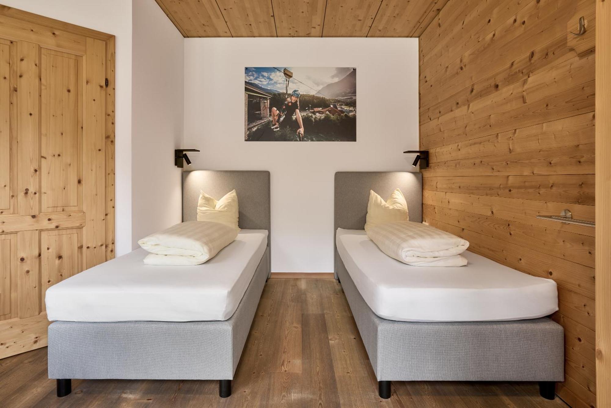 Area 47 - Tirol Hotell Ötztal-Bahnhof Eksteriør bilde