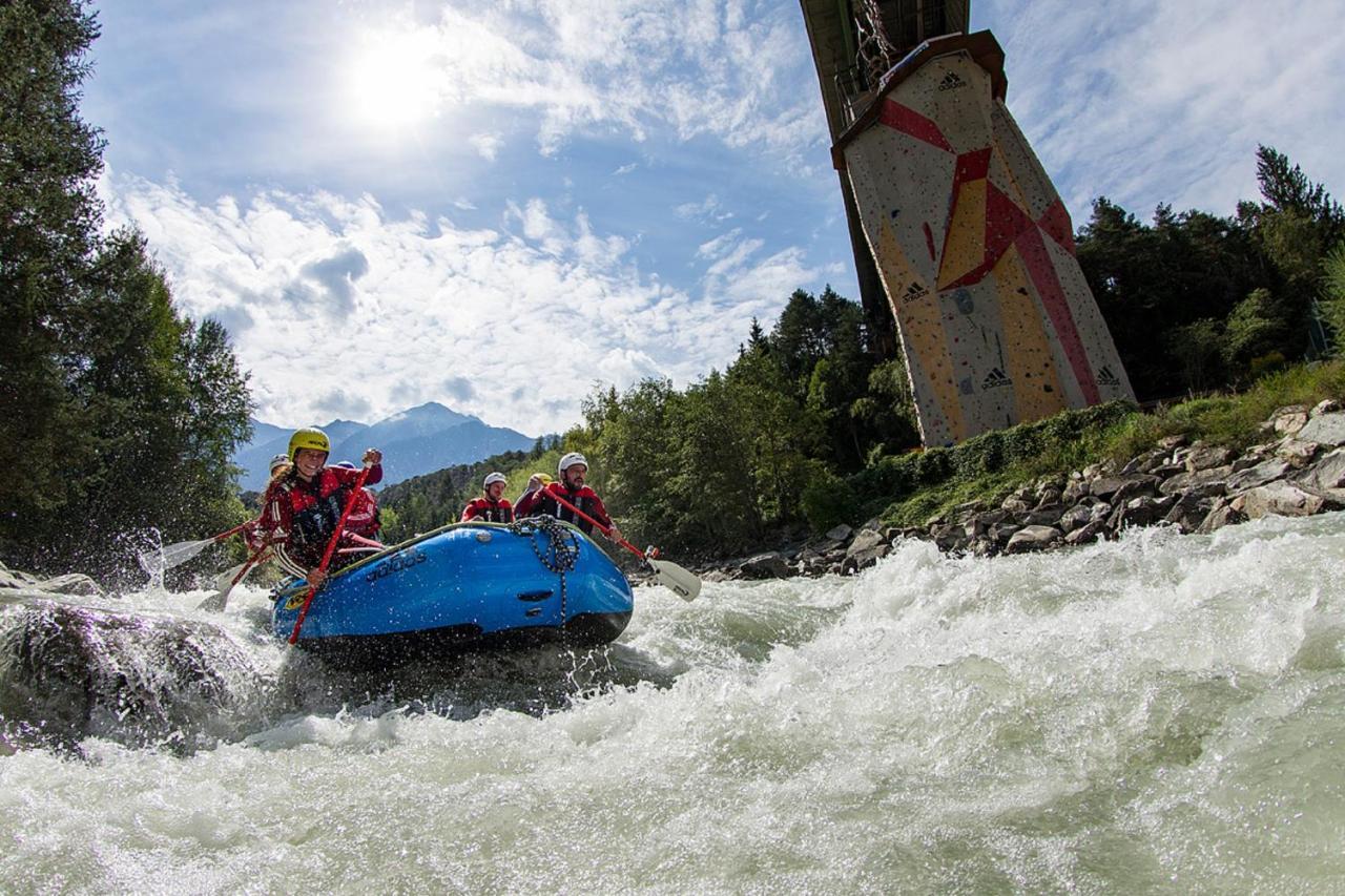 Area 47 - Tirol Hotell Ötztal-Bahnhof Eksteriør bilde